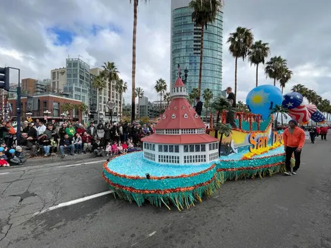 Coronado Holiday Parade & Tree Lighting