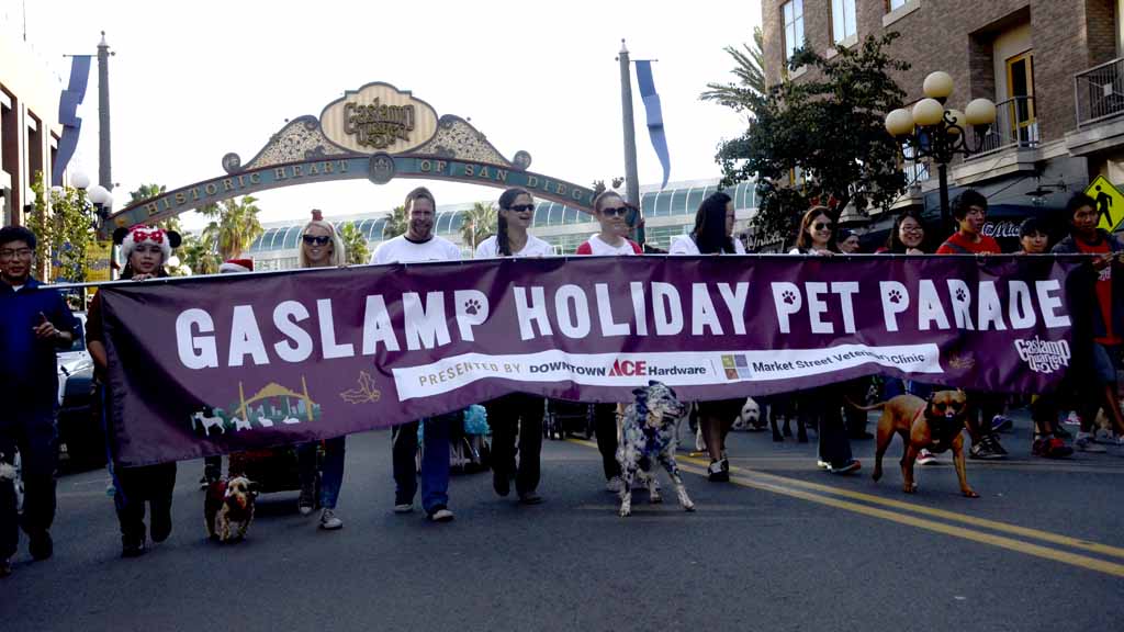 Gaslamp Holiday Pet Parade 2016